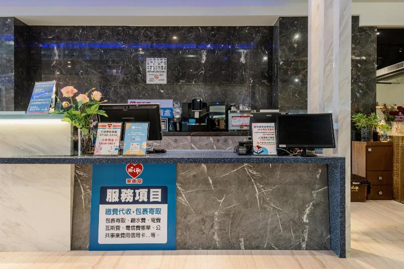 Mercury Hotel Taichung - image 8