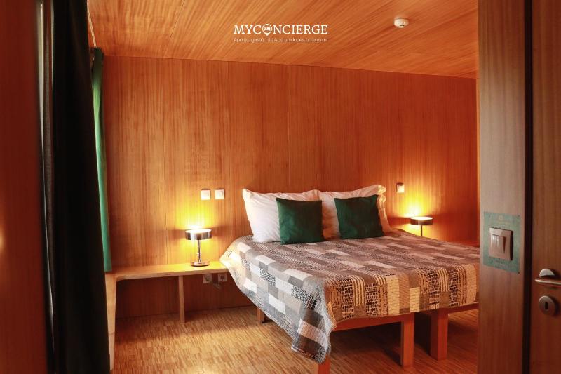 Standard Double or Twin Room image 4