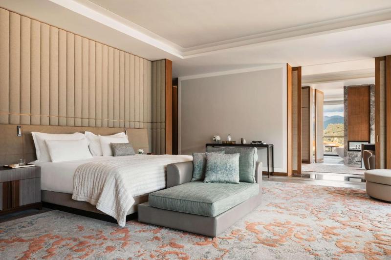 Presidential Suite image 4