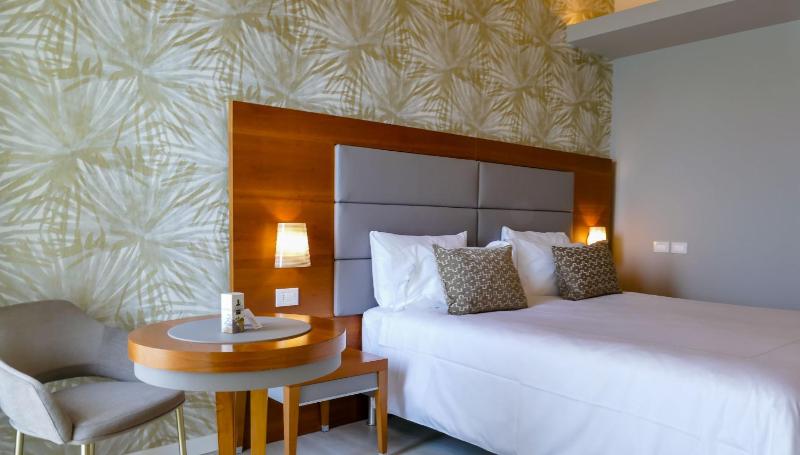 Double Room with Garden View image 1
