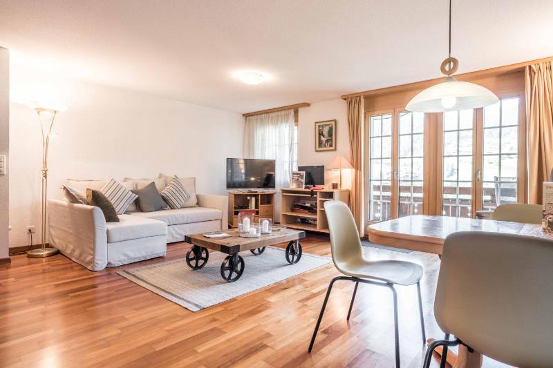One-Bedroom Apartment with Balcony image 4