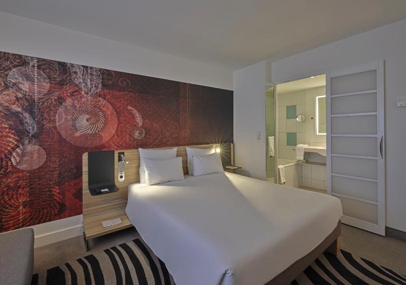 Standard Double Room image 1