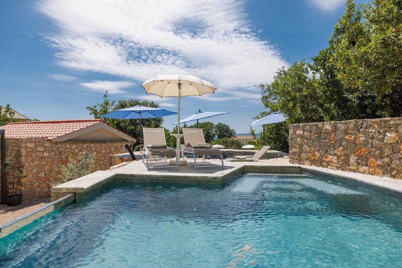 Villa Melary with Pool and Jacuzzi - image 18