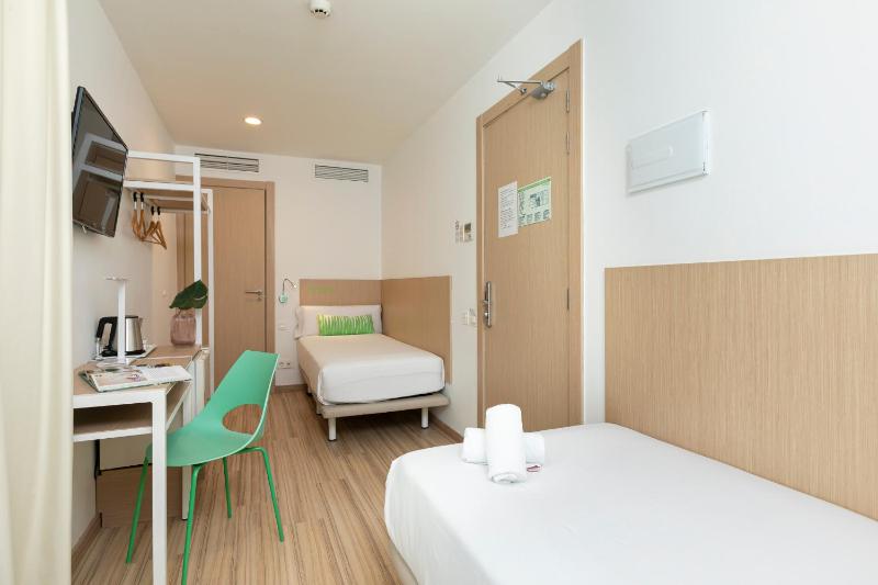 Budget Twin Room image 1