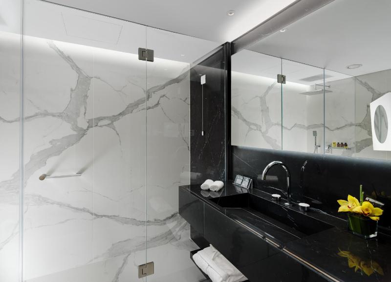 Athenian Acropolis View Suite (King or Twin beds) image 4