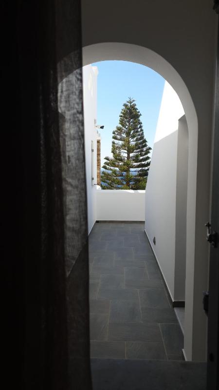 Budget Double Room image 3