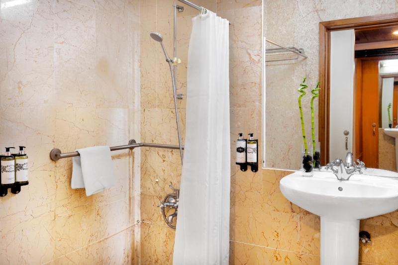 Superior Double or Twin Room image 3