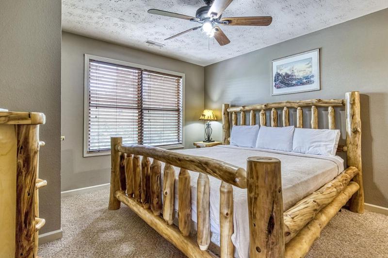 Great Smoky View Panoramic View FREE tickets for each paid day Hot Tub WIFI!!! - image 21