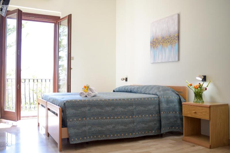 Standard Double Room image 4