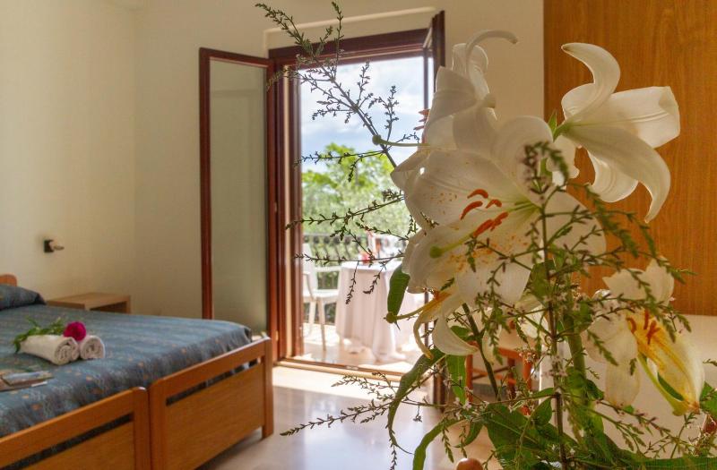 Double Room with Sea View image 3