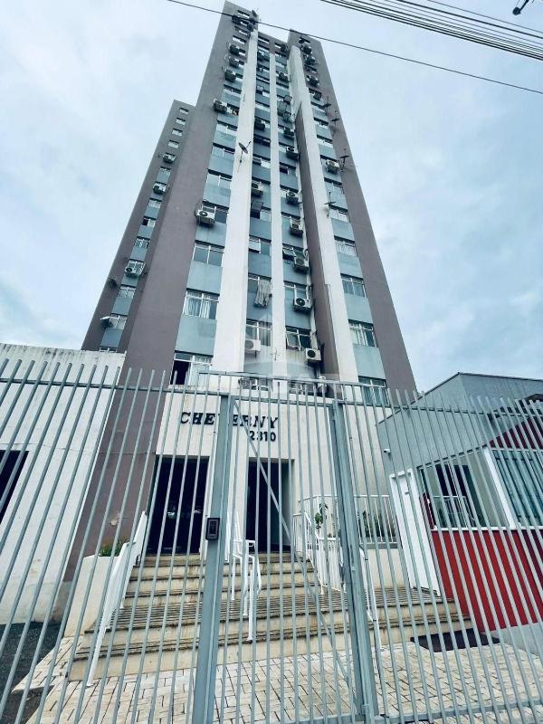 Apartamento em excelente localização de Foz Images