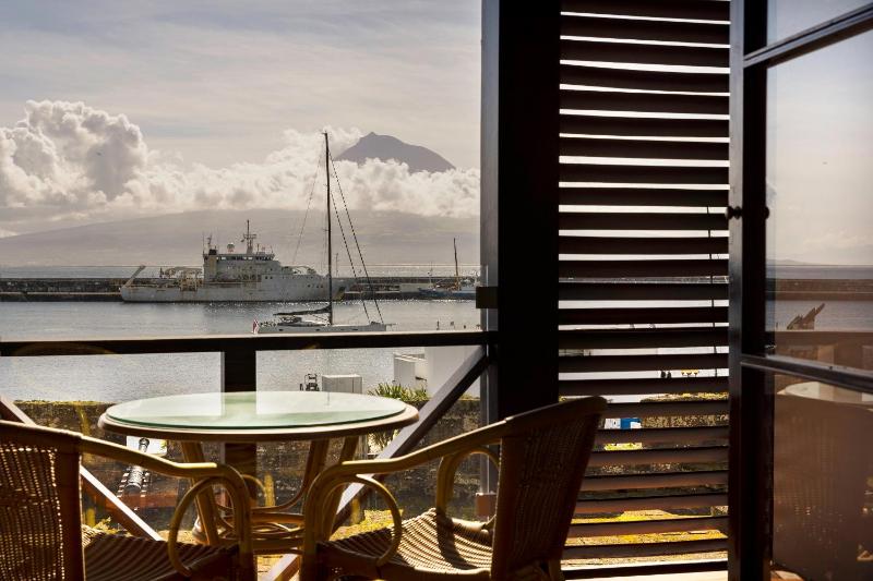 Superior Family Room image 4