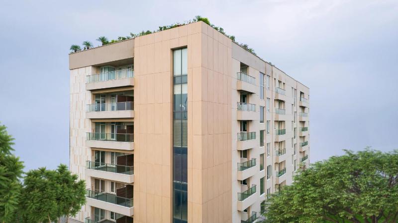 Casa Reina Luxury Apartments Gulberg Lahore- Penthouse - image 3
