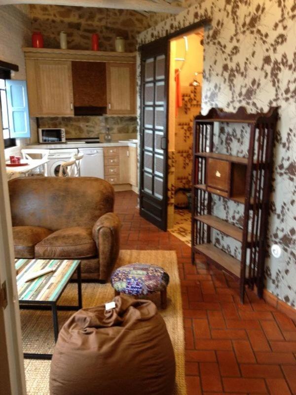 Two-Bedroom House image 3