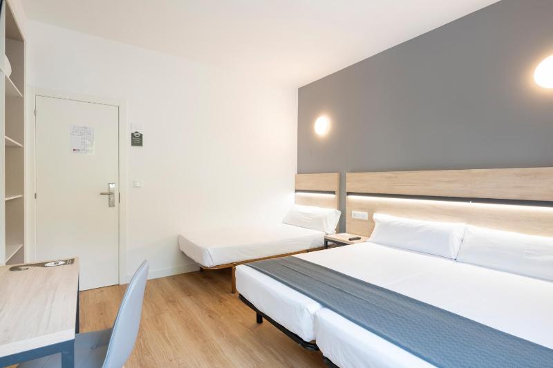 Triple Room image 2