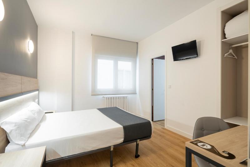 Single Room image 4