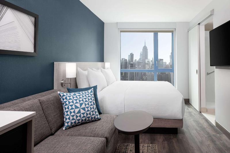 King Room with Sofa Bed and City View image 1