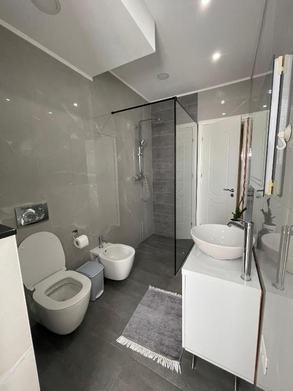 Edion Center Apartment - image 6