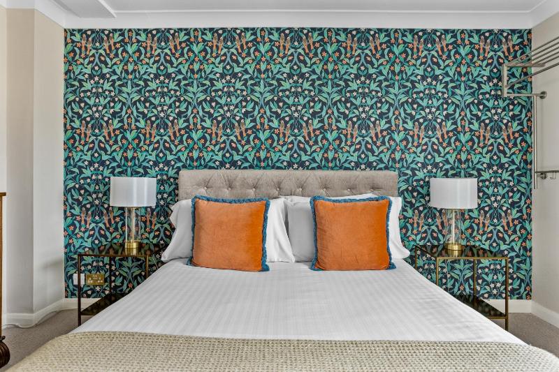 Double Room image 3