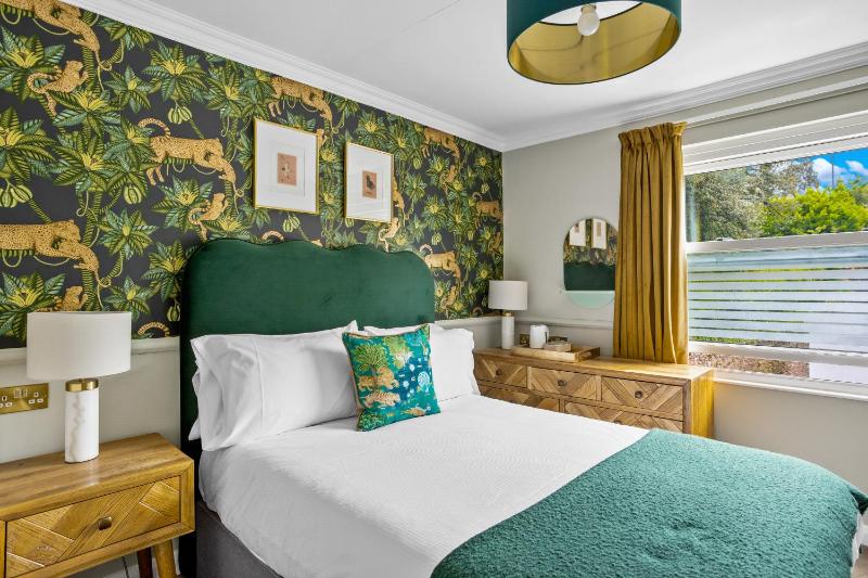 Compact Double Room image 4
