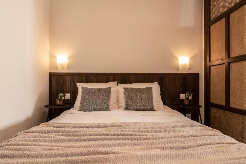 Premium One Bedroom Suite image 4