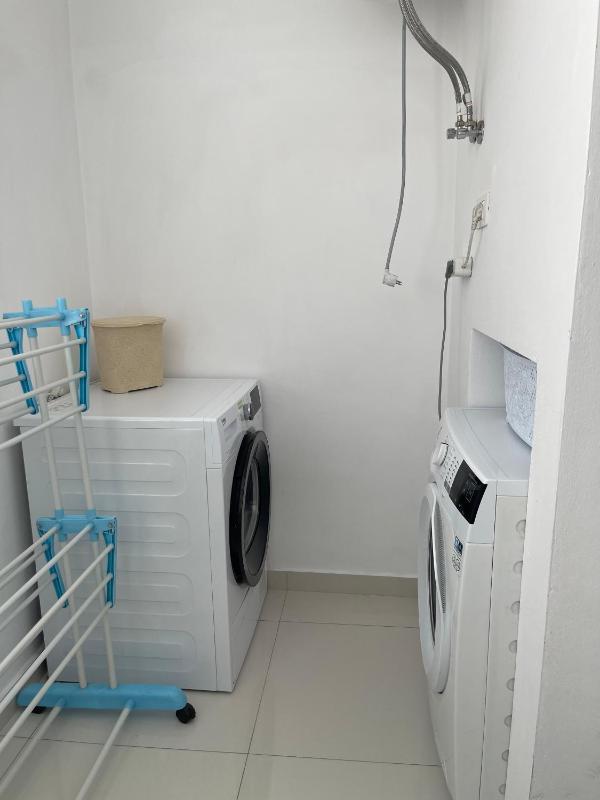 Edion Center Apartment - image 5