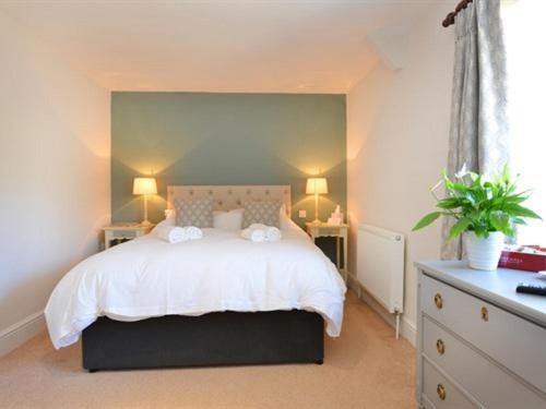 Standard Double Room image 3