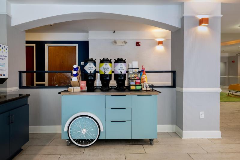 Spark by Hilton Savannah Airport - image 30