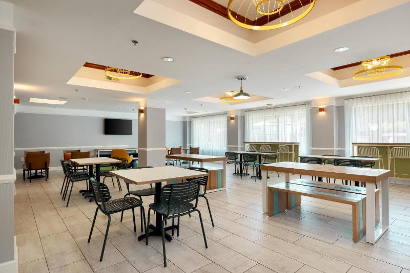 Spark by Hilton Savannah Airport - image 35