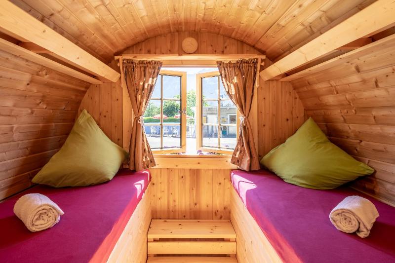 XL Pod with Shared Bathroom image 4