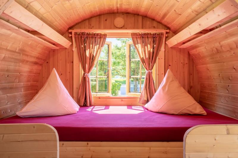 XL Pod with Shared Bathroom image 3