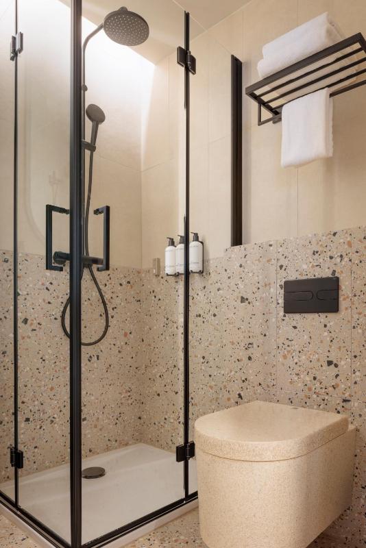 Sustainable Standard Double image 2