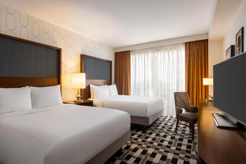 Double Room with Two Double Beds - Hearing Access image 3