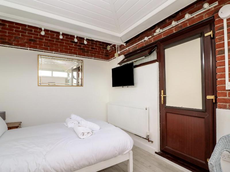 Chickerell House - image 13