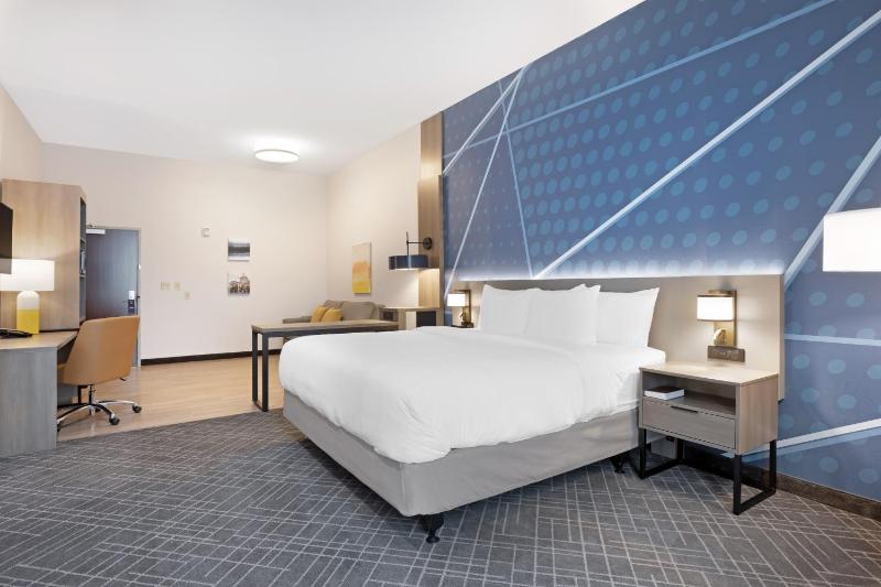 King Room - Disability Access/Non Smoking/Interior Corridor image 1