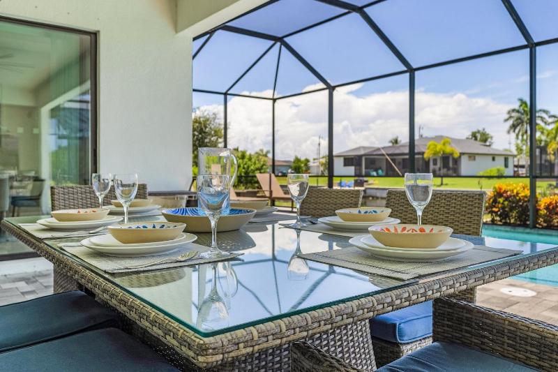 Still Waters SW Cape - waterfront private home locally owned & managed fair & honest pricing - image 18