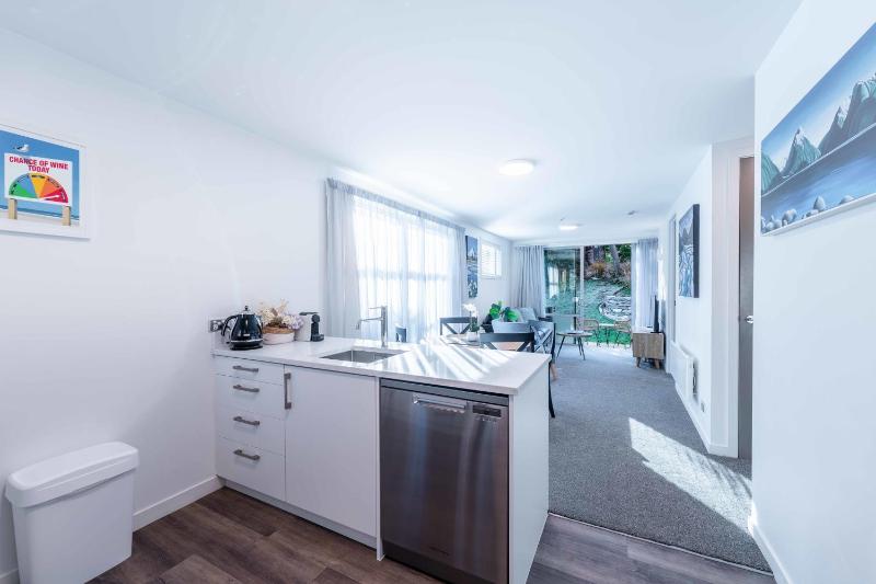 Central Luxury Apartment 114 - image 24
