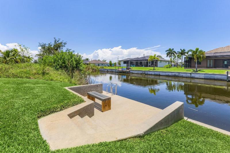 Still Waters SW Cape - waterfront private home locally owned & managed fair & honest pricing - image 8