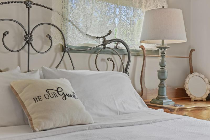 King Suite with Balcony image 1