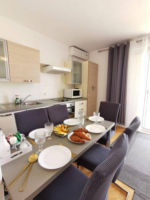 Apartments and rooms with parking space Makarska - 6767 - image 26