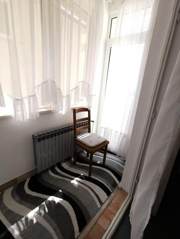 Three-Bedroom Apartment with Balcony and Sea View image 2