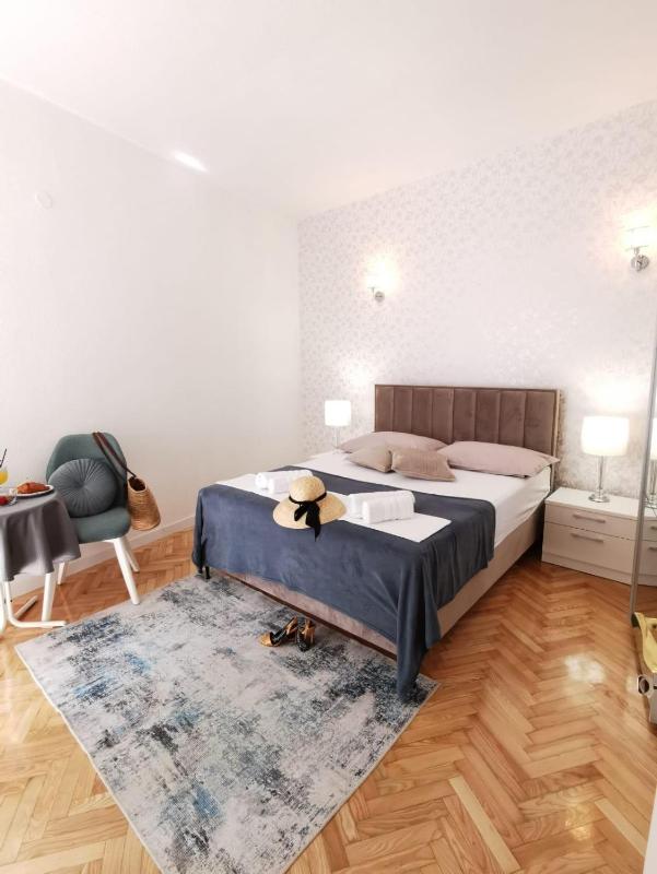 Double Room with Balcony and Sea View image 4
