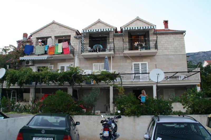 Apartments with parking space Bol Brac - 12980 - image 9