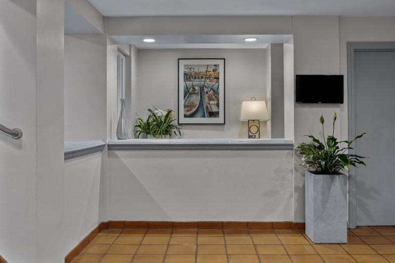 Suites at Fishermans Wharf - image 15