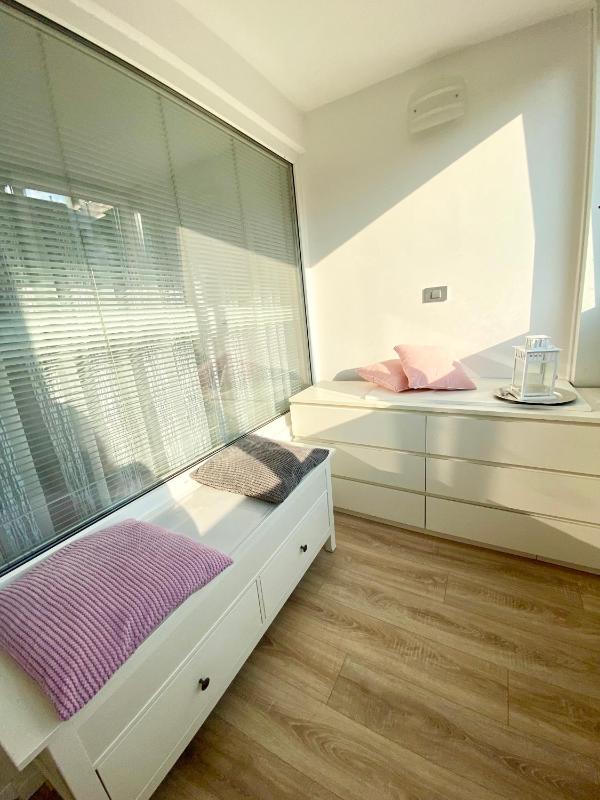 Black & White Hideaway - image 6