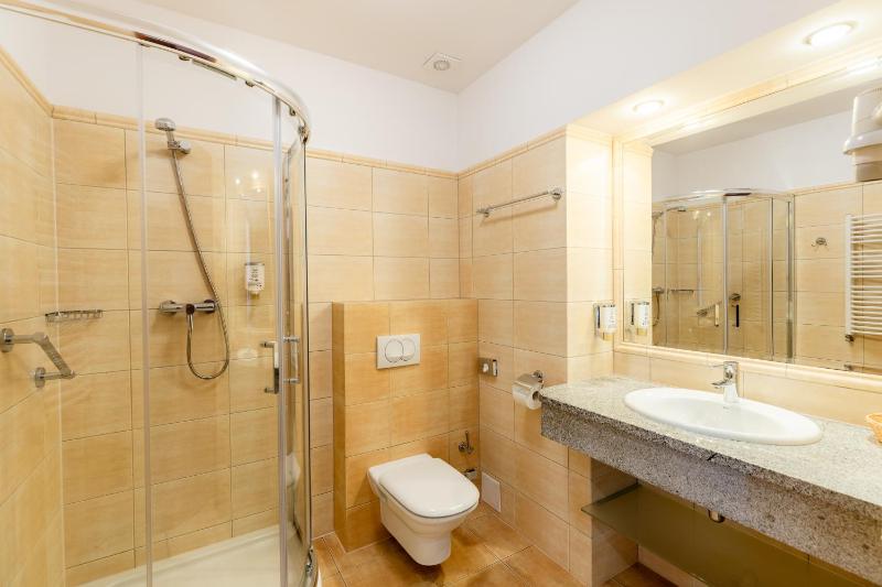 Standard Double or Twin Room image 4