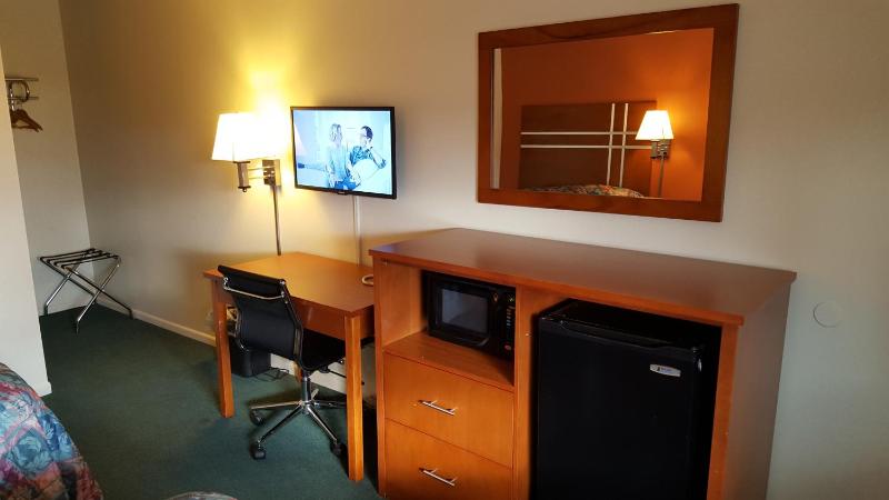 Double Room with Two Double Beds - Non-Smoking image 4