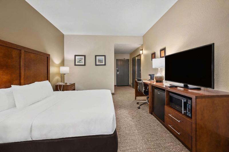 Standard King Room - Non-Smoking  image 2