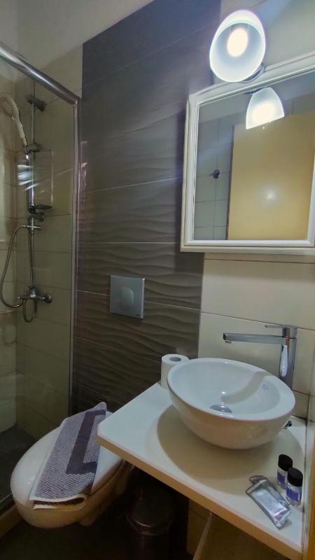 Double or Twin Room with Garden View image 3