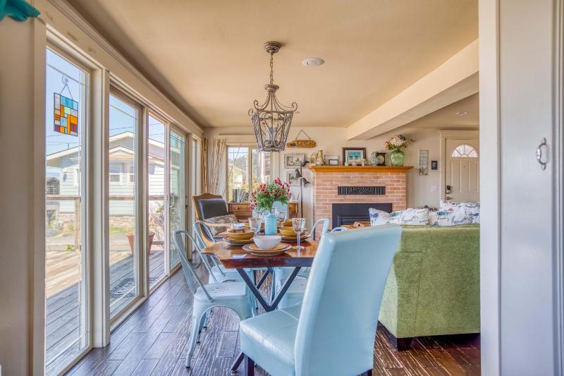 Chandler Beach House - image 27
